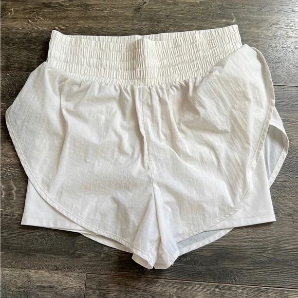 Women’s All in Motion Tulip Shorts XS - Picture 1 of 5